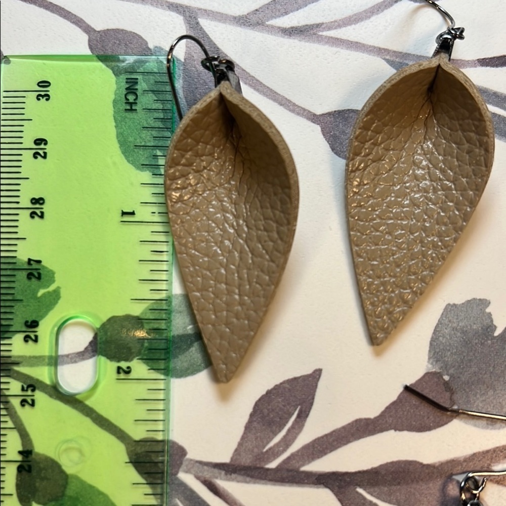 Elegant Leather Leaf Earrings Set - Tan, Blue, Brown - Picture 12 of 12